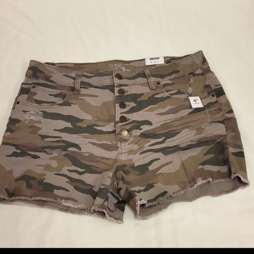 Time And Tru High Rise Jean Shorts Relaxed Fit Distressed Camo Women's 16.
